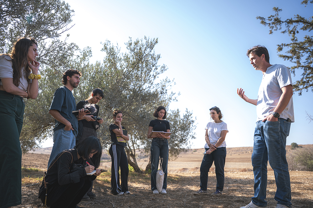 “Field Notes from Shifting Ecologies” workshop by Miguel Teodoro